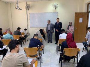 Read more about the article The Dean of the College of Computer Science and Information Technology surveys the progress of the final exams