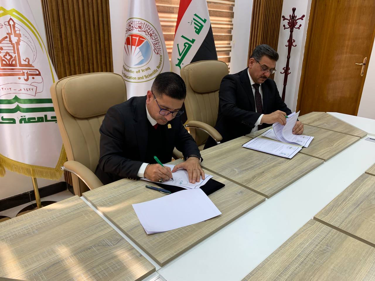 You are currently viewing The College of Computer Science signs an agreement with Al-Hilla University College to enhance scientific cooperation.
