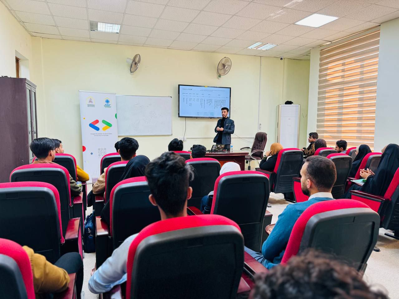 You are currently viewing The College of Computer Science and Information Technology organized a workshop on Large Language Models (LLM).