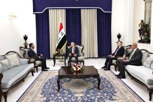Read more about the article The President of the Republic received the Minister of Higher Education and Scientific Research, Dr. Naeem Al-Aboudi, at the Peace Palace in Baghdad.