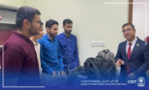 Read more about the article The Dean of the College of Computer Science visited the college library.