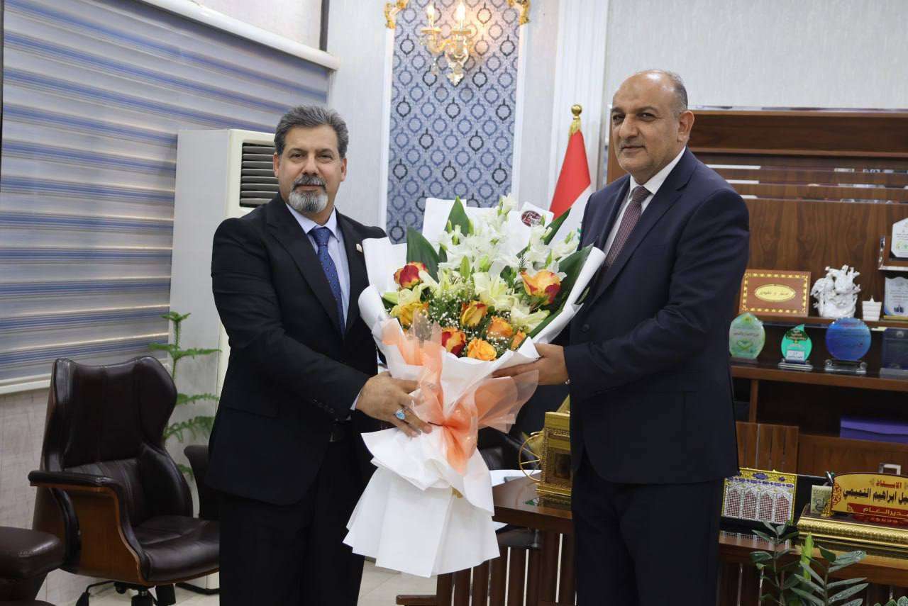 Read more about the article Karbala University President congratulates the Director of Education on his new role