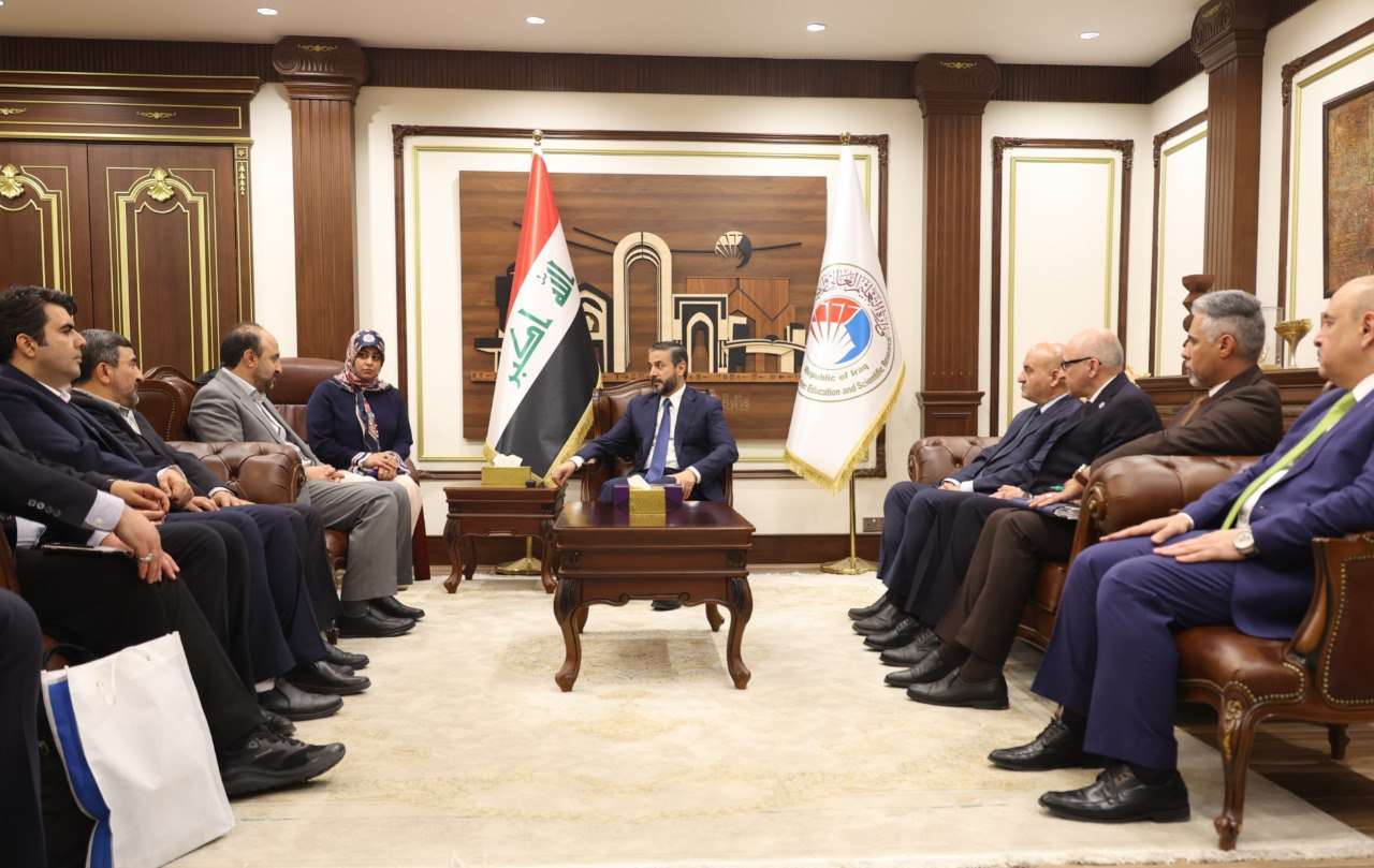 You are currently viewing Minister of Higher Education Receives Delegation from Sharif University of Technology and Experts in Science and Technology