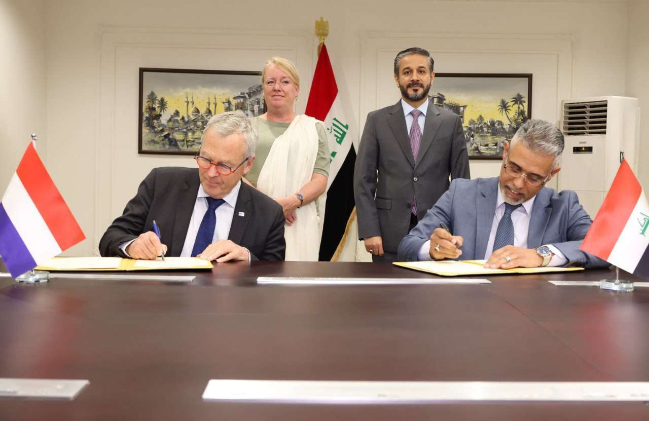 You are currently viewing Within the Framework of Cooperation between Iraq and the Netherlands: Minister of Higher Education Oversees the Signing of an Academic Protocol with the IHE Delft Institute for Water Education and Affirms the Exchange of Scholarships under the “Study in Iraq” Program