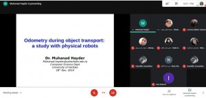 Read more about the article قياس المسافات أثناء نقل الأشياء: دراسة باستخدام الروبوتات المادية