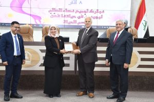 Read more about the article تكريم عميد كلية التربية للعلوم الصرفة في احتفالية يوم المرأة العالمي.