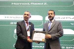 Read more about the article وزير التعليم يكرم الباحثين الفائزين بجائزة جامعة العين العراقية للباحث الأكاديمي بنسختها الخامسة