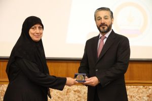 Read more about the article بمناسبة إطلاق الخطة الوطنية الثالثة للمرأة والأمن والسلام .. وزير التعليم يكرم نخبة من التدريسيات والموظفات المتميزات