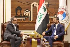 Read more about the article وزير التعليم يستقبل السفير التركي ويناقشان تطوير التعاون الأكاديمي