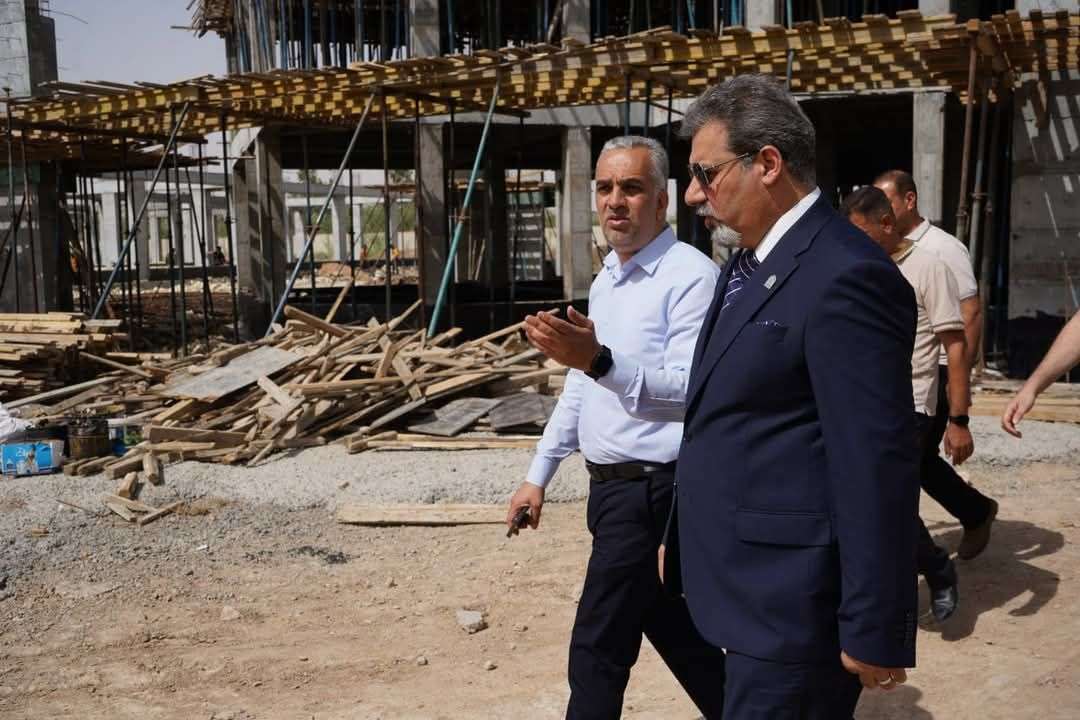 Read more about the article رئيس الجامعة يتفقد سير العمل في عدد من المشاريع المنفذة داخل الحرم الجامعي