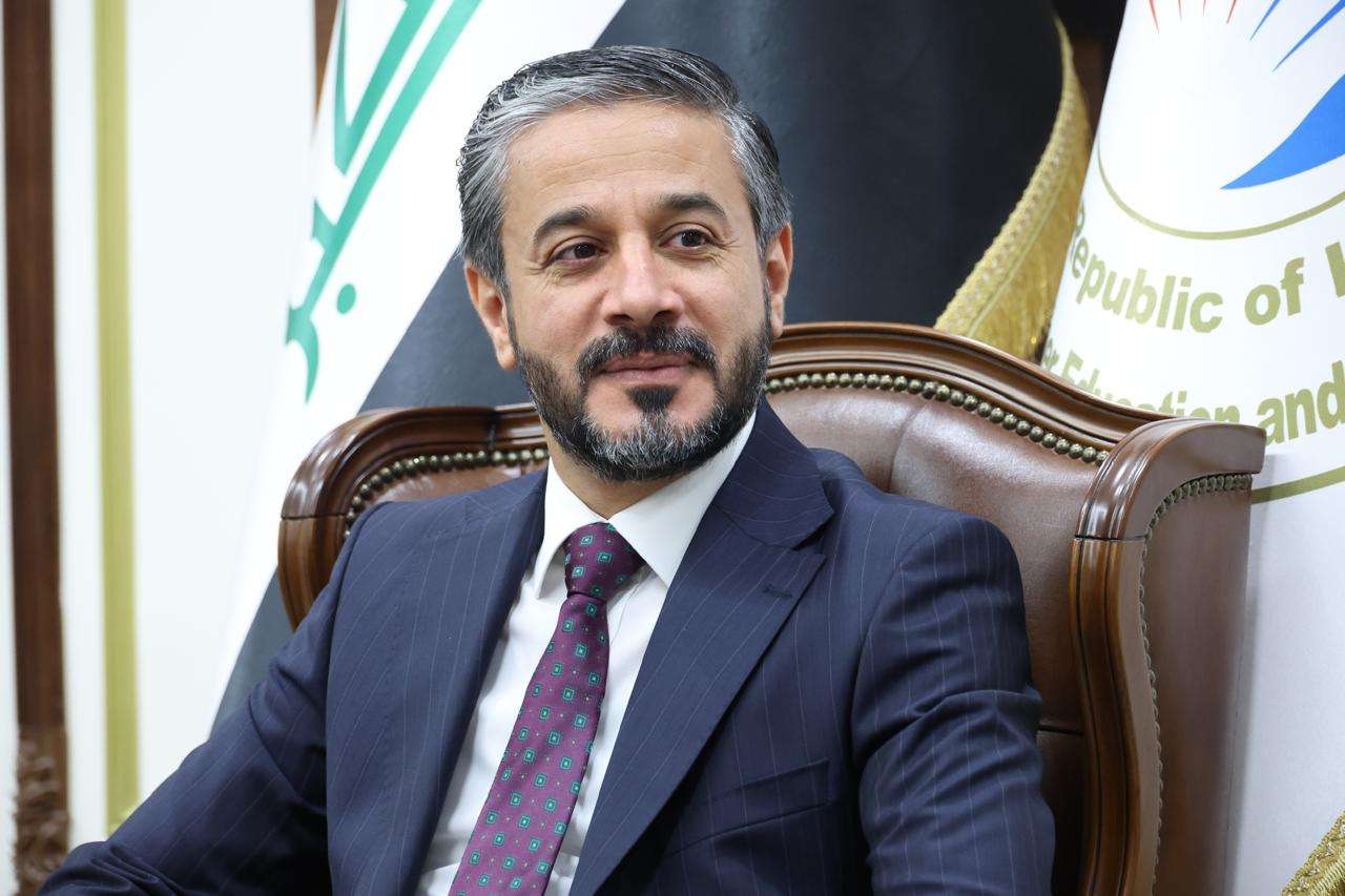 You are currently viewing وزير التعليم يقرر احتساب السنة الدراسية 2025/2024 سنة عدم رسوب للطلبة الذين سترقن قيودهم في الدراسات الأولية