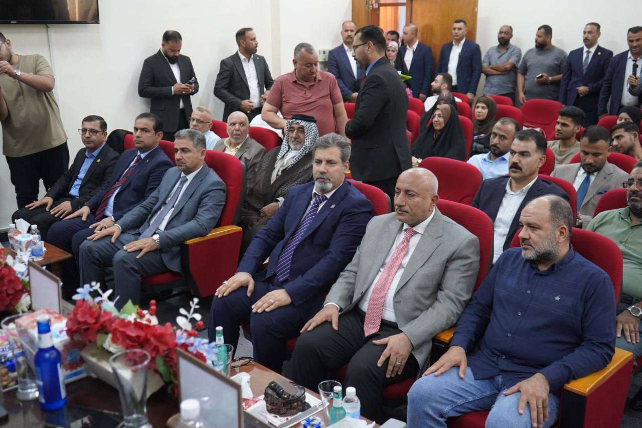 You are currently viewing رئيس الجامعة يشدد على الالتزام بالمعايير الأكاديمية في إعداد الرسائل والأطاريح