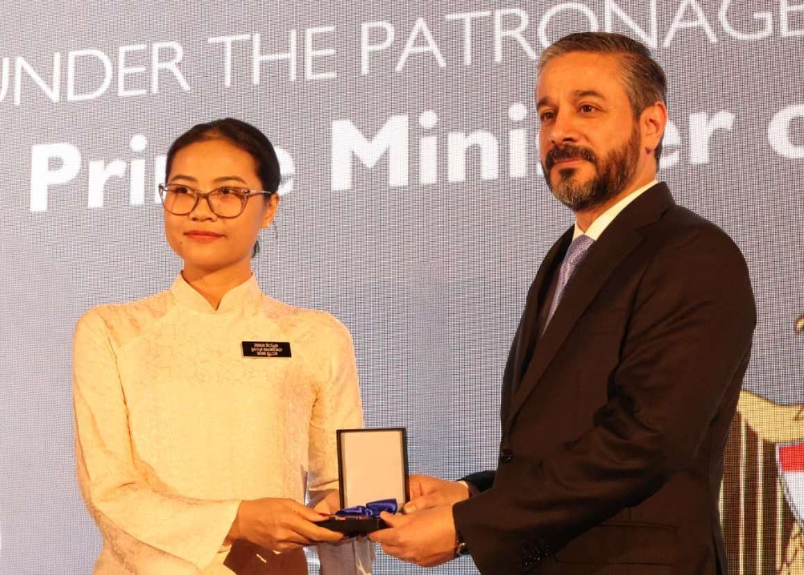 You are currently viewing وزير التعليم يكرم مشاريع التخرج الدولية والفائزين بجائزة التميز في مهرجان العمارة العربي